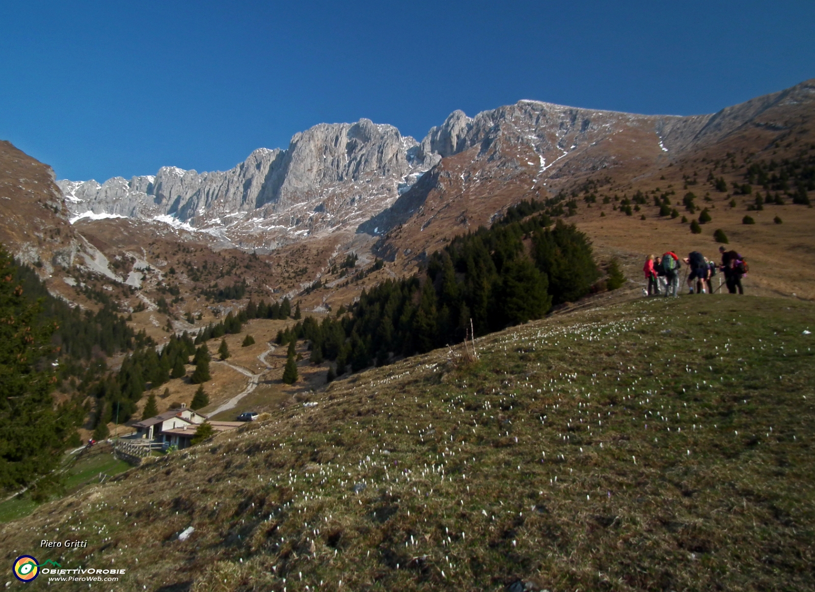 08 Passaggio alla Baita Cassinelli .JPG